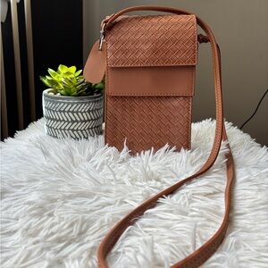 Mellow World Lucia Touchscreen Crossbody Bag 🤎